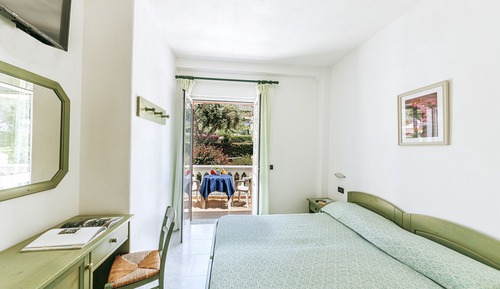 Habitación estándar con 1 cama doble o 2 individuales