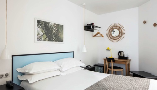 Habitación estándar doble - Minibar soft de cortesía,bandeja de cortesía,Chromecast,Prensa digital