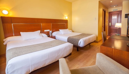 Habitación familiar (2 adults and 2 children)