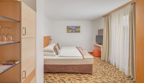 Junior Studio Suite, 1 Bedroom jacuzzi& infrasauna