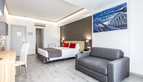 Habitación superior con 1 cama doble o 2 individuales