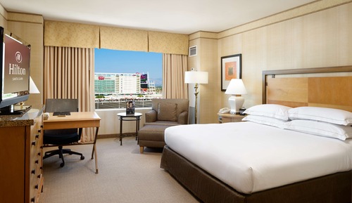 Habitación superior, 1 cama de matrimonio grande con sofá cama (Levi Stadium View)