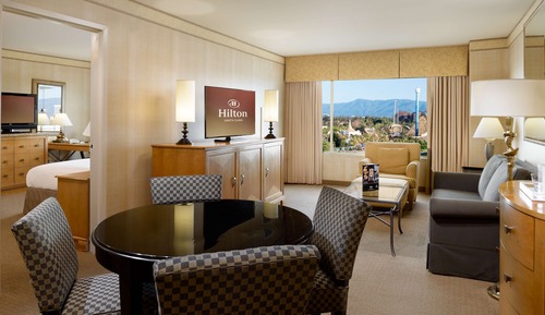 Suite, 1 cama de matrimonio grande con sofá cama (One Bedroom, Roll In Shower)