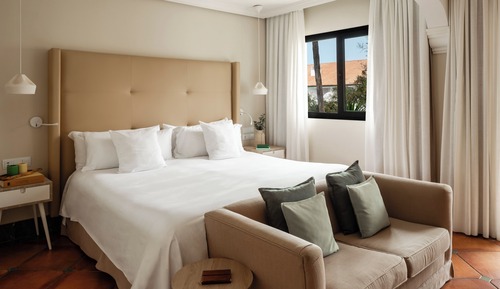 Premium Connected Rooms