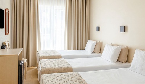 Habitación triple económica