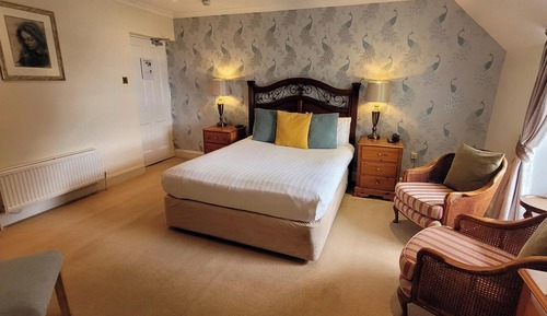 Cosy Loch Room