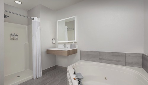 Suite, 1 cama de matrimonio grande, bañera de hidromasaje