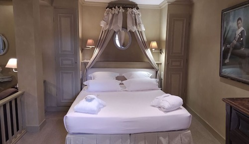 Habitación superior con 1 cama doble o 2 individuales