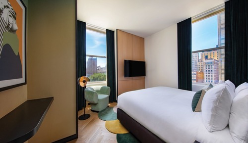 Suite, 1 cama de matrimonio grande, vistas al parque, en esquina