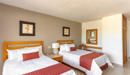 Habitación Club, 2 camas dobles, balcón