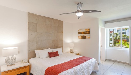 Suite, 1 cama de matrimonio grande, balcón (1 Bedroom. Balcony or Terrace)