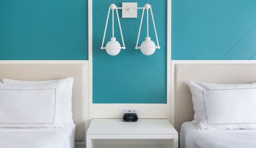 Suite, 2 camas de matrimonio, accesible para personas con discapacidad (Roll-In Shower)