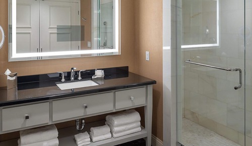 Habitación Deluxe, 2 camas dobles, accesible para personas con discapacidad (Roll-in Shower)
