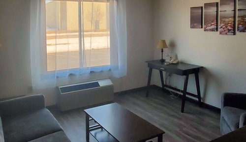 Suite estándar, 1 cama de matrimonio grande con sofá cama (with Pull out Couch, Non-pet friendly)