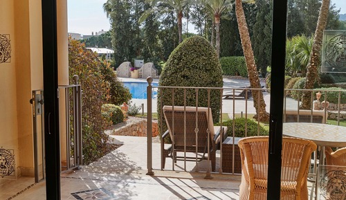 Habitación Deluxe, terraza, vistas a la piscina