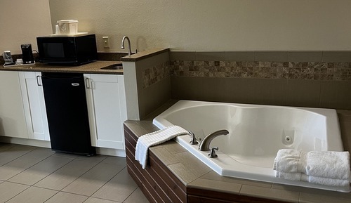 Suite, 1 cama de matrimonio grande, bañera de hidromasaje
