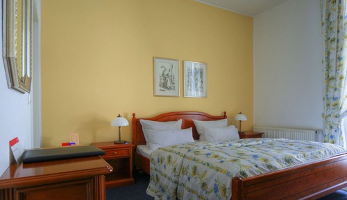 Habitación estándar con 1 cama doble o 2 individuales