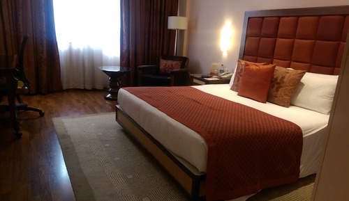 Deluxe Room Pool View Twin Bed