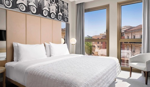 Habitación triple Deluxe, 1 cama de matrimonio grande
