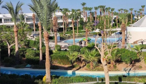 Suite familiar, vistas a la piscina