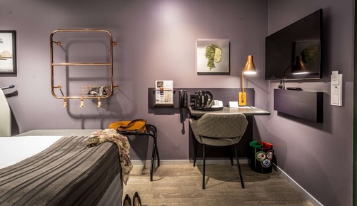 Habitación doble, 1 cama de matrimonio, sin ventanas