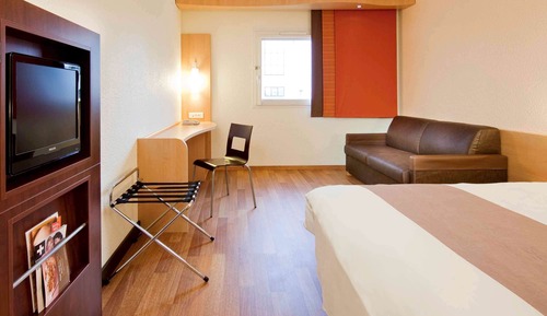 Habitación estándar doble, 1 cama doble con sofá cama