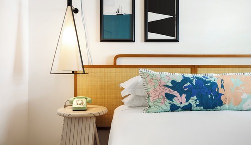 Habitación (Blue Parrot)
