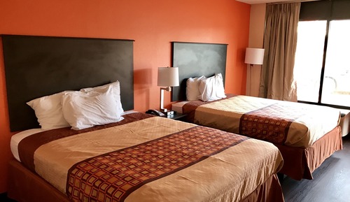 Habitación clásica, 2 camas de matrimonio, fumadores