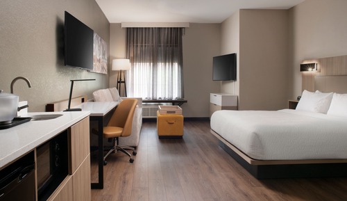 Suite, 1 cama de matrimonio grande con sofá cama