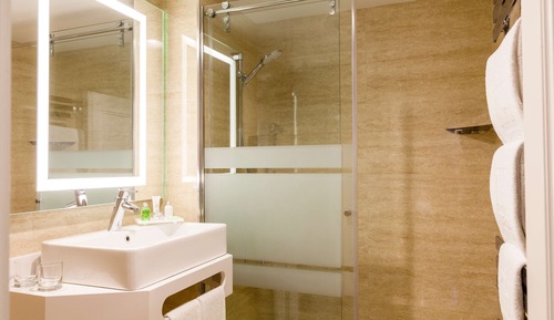 Suite junior (Extra Bed 2 adults + 1 child)