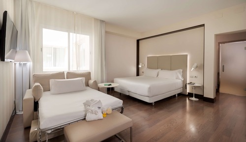 Habitación familiar (2 Adults + 1 Child)