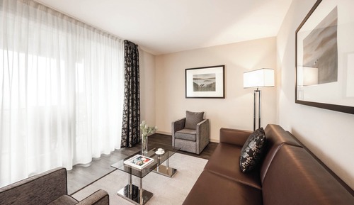 Two-Bedroom Suite (Lake & Mountain View)