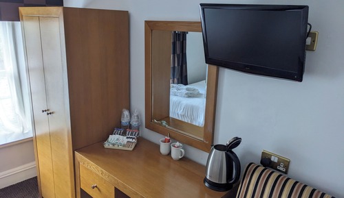 Habitación clásica con 2 camas individuales