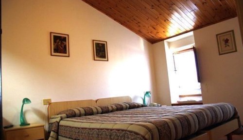 Habitación estándar con 1 cama doble o 2 individuales