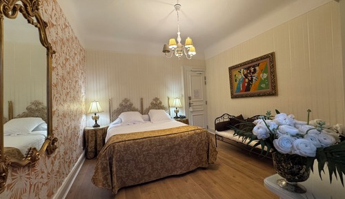 Habitación superior con 1 cama doble o 2 individuales