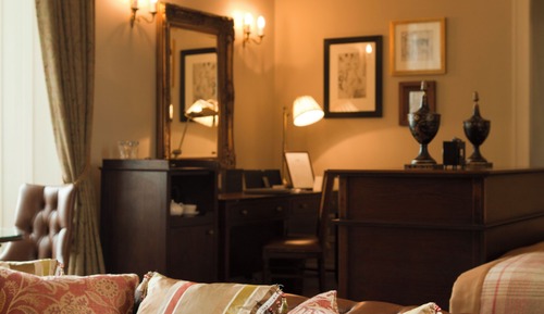 Lairds Suite