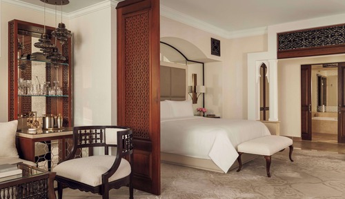 Suite junior (Residence, UAE Resident, with Host)