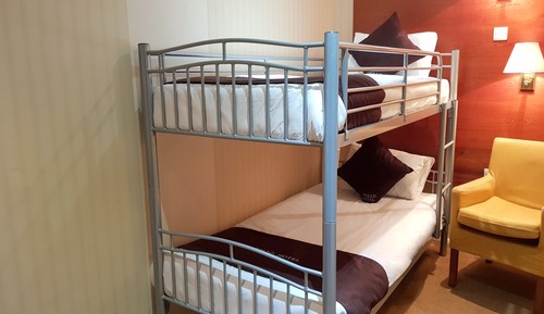 Suite (Mini Family)