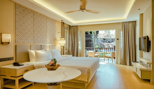 Habitación, terraza, junto a la piscina (Newly Refurbished)