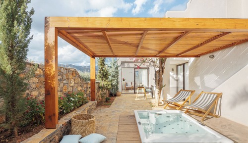 Family Suite 2 Bedroom Outdoor Hot Tub Garden View