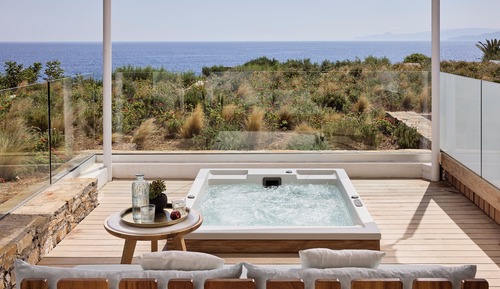 Club Suite Outdoor Hot Tub Seafront View