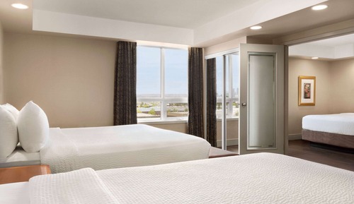 Suite familiar, 1 habitación, no fumadores (1 Kingbed & 1 Queenbed)