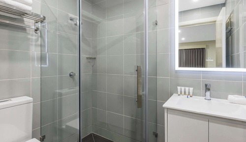 Habitación familiar (Located Upstairs Only)