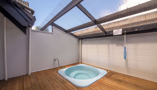 Estudio (Twin with Spa Pool)
