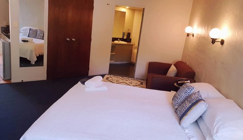 Estudio ejecutivo, 1 cama de matrimonio grande