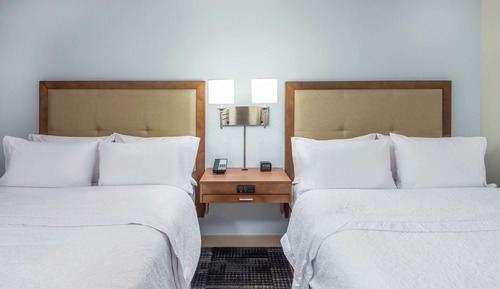 Two queen size beds