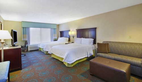 2 Queens Beds w/ Sofa Bed