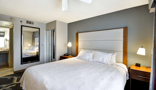 Suite, 2 habitaciones, bañera (1 King Bed, 2 Double Beds, Nonsmoking)