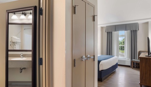 Suite, 1 cama de matrimonio grande, no fumadores, frigorífico (Queen Murphy Bed Only with Sofabed)