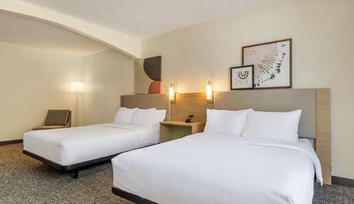 Habitación, 2 camas de matrimonio, accesible para personas con discapacidad, bañera